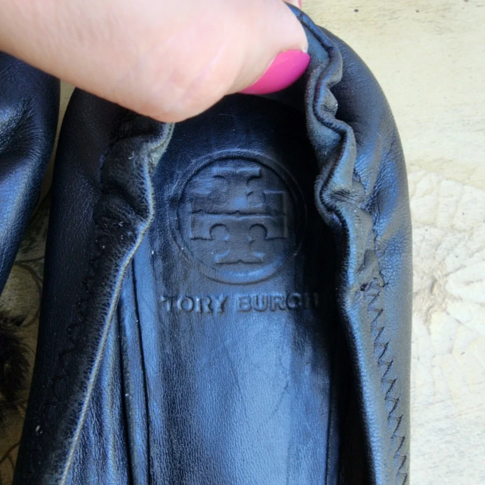 Tory Burch Sz 7.5 Black Leather Reva Ballet Flat Logo Hardware Quiet Luxury
